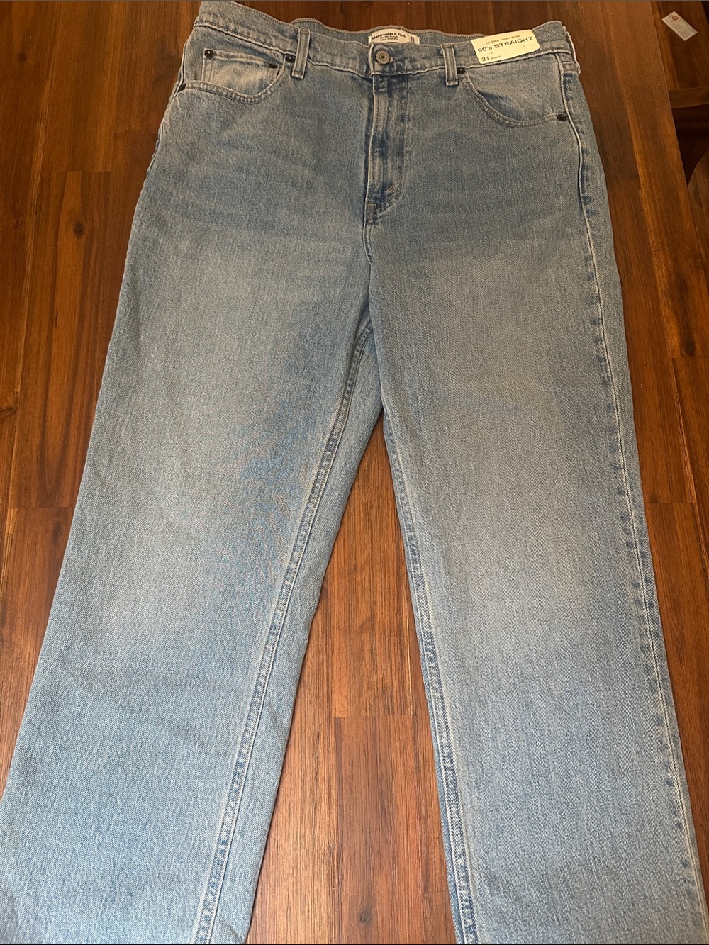 Abercrombie Ultra High Rise 90’s Straight Size 31 Short